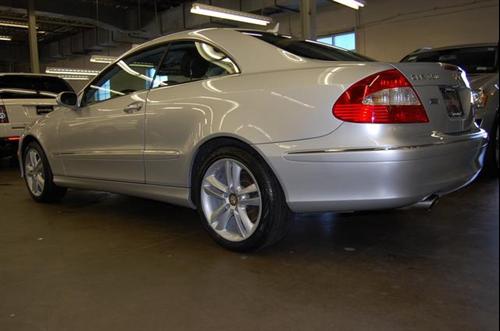 Mercedes-Benz CLK Class 2008 photo 3