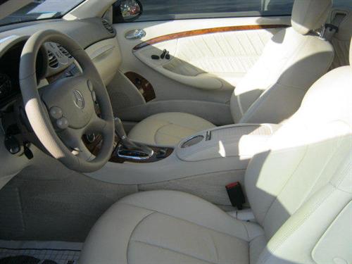 Mercedes-Benz CLK Class 2008 photo 2