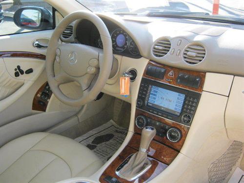 Mercedes-Benz CLK Class 2008 photo 4