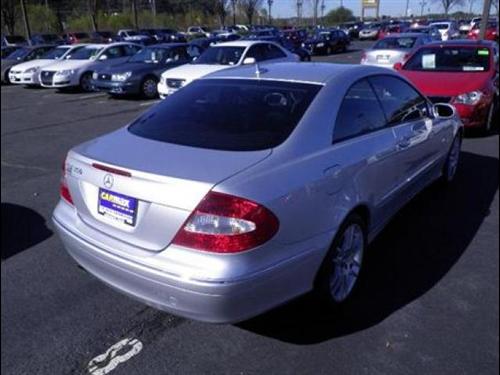 Mercedes-Benz CLK Class 2008 photo 4