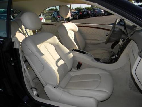 Mercedes-Benz CLK Class 2009 photo 4