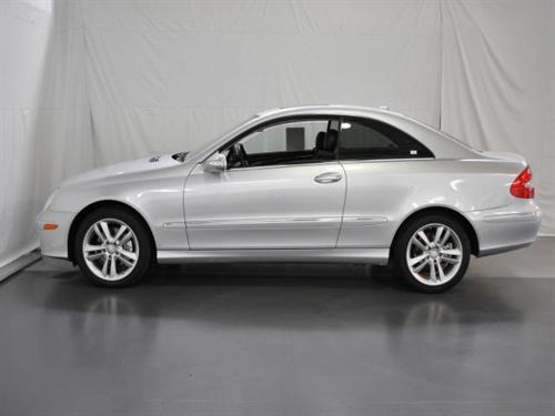 Mercedes-Benz CLK Class 2009 photo 2