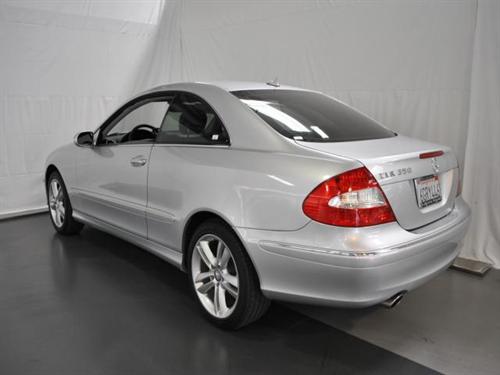 Mercedes-Benz CLK Class 2009 photo 3