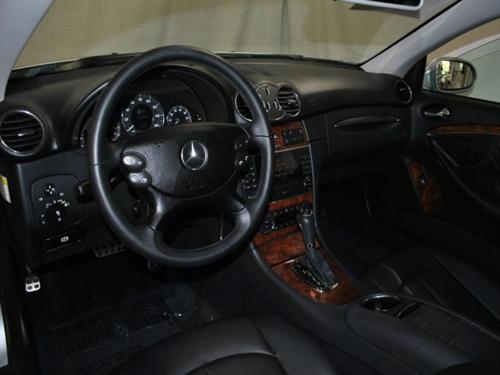 Mercedes-Benz CLK Class 2009 photo 5