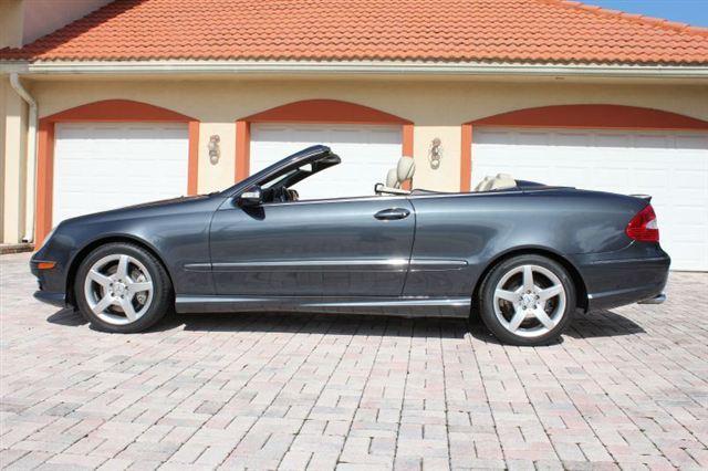 Mercedes-Benz CLK Class 2009 photo 1