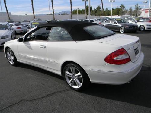 Mercedes-Benz CLK Class 2009 photo 2