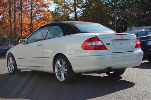 Mercedes-Benz CLK Class 2009 photo 2