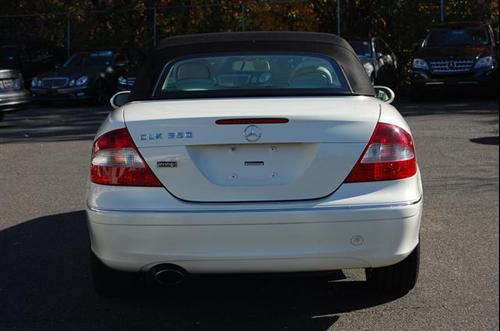 Mercedes-Benz CLK Class 2009 photo 3