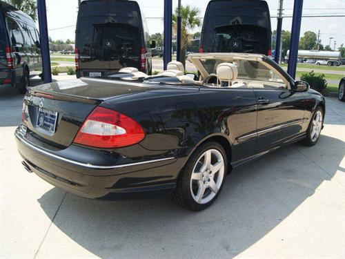 Mercedes-Benz CLK Class 2009 photo 4