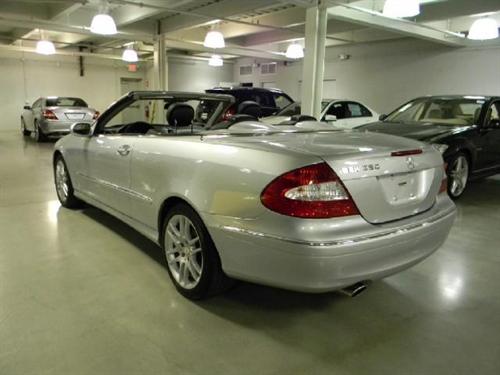 Mercedes-Benz CLK Class 2009 photo 3