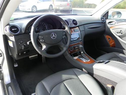 Mercedes-Benz CLK Class 2009 photo 3