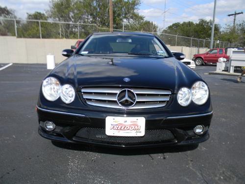 Mercedes-Benz CLK Class 2009 photo 3