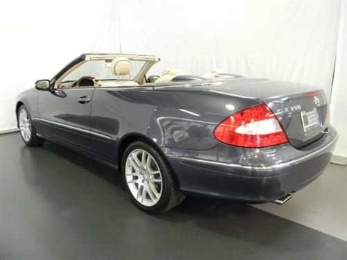 Mercedes-Benz CLK Class 2009 photo 3