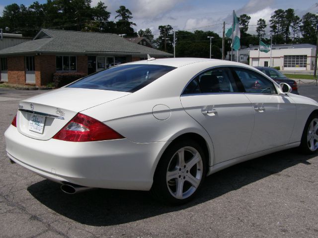 Mercedes-Benz CLS-Class 2007 photo 21