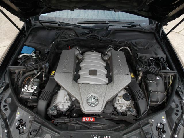 Mercedes-Benz CLS-Class 2008 photo 24