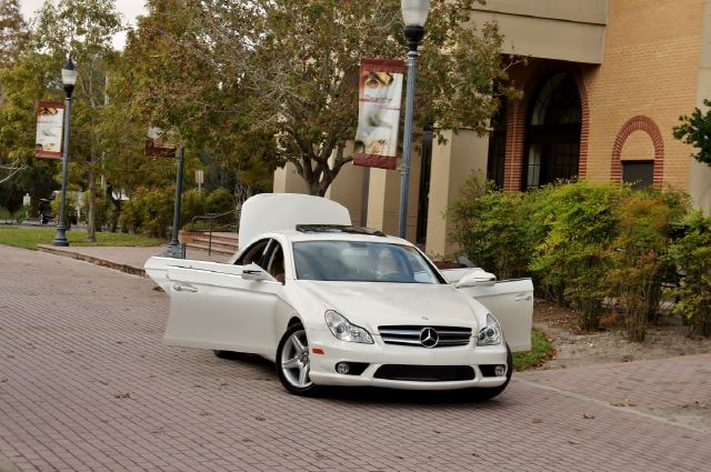 Mercedes-Benz CLS-Class 2011 photo 3