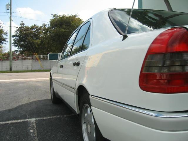 Mercedes-Benz C Class 1996 photo 2