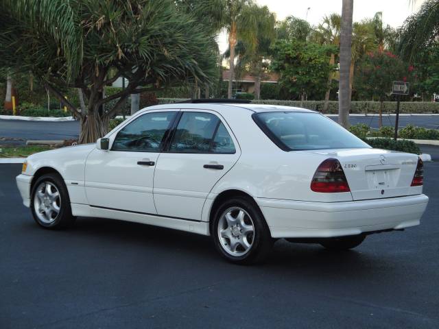 Mercedes-Benz C Class 1999 photo 2