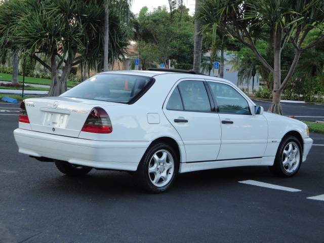 Mercedes-Benz C Class 1999 photo 3