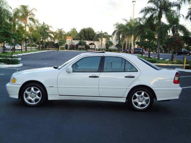 Mercedes-Benz C Class 1999 photo 4