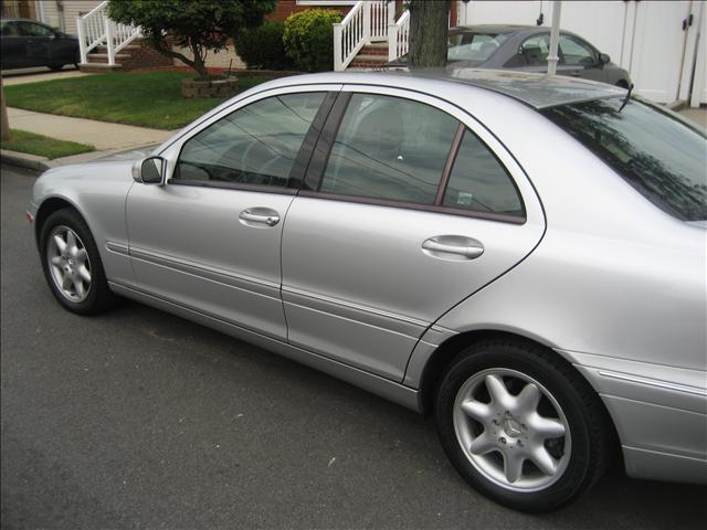 Mercedes-Benz C Class 2001 photo 1