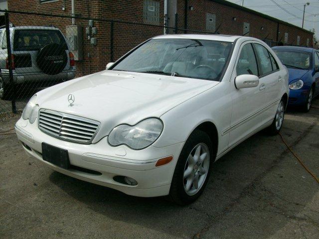 Mercedes-Benz C Class 2002 photo 1