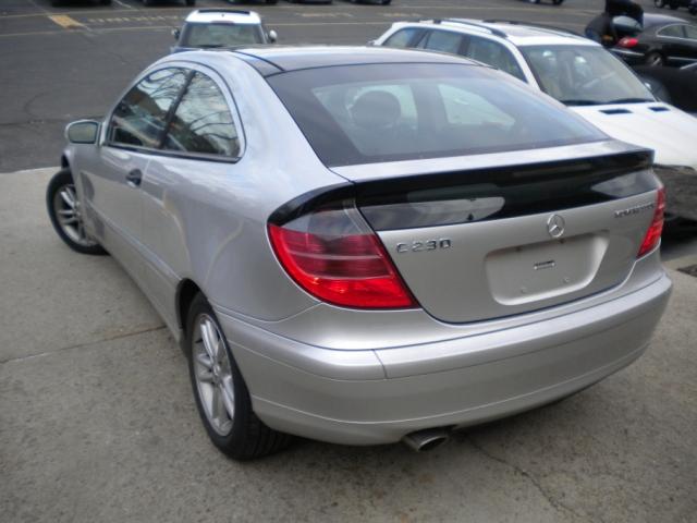 Mercedes-Benz C Class 2003 photo 3