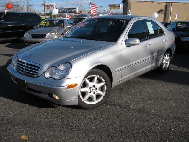 Mercedes-Benz C Class 3.2 TL - Extra Sharp Sedan