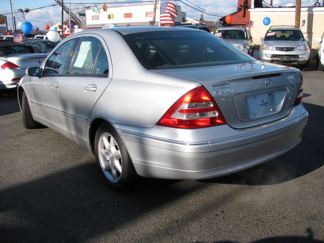 Mercedes-Benz C Class 2003 photo 3