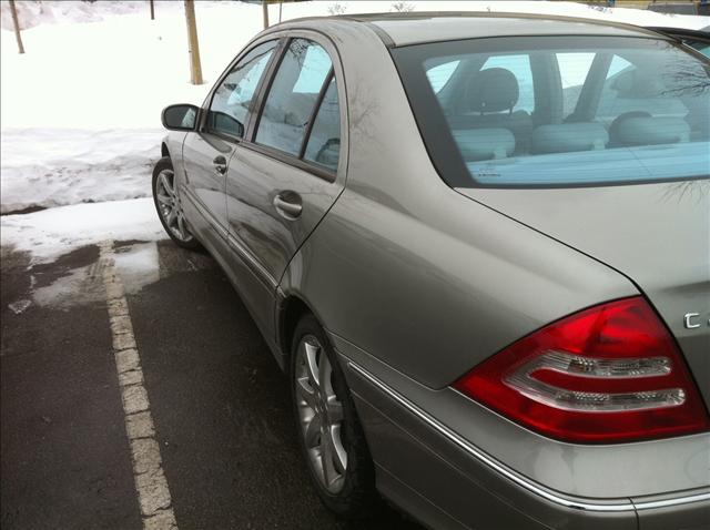 Mercedes-Benz C Class 4dr Sdn Manual Sedan