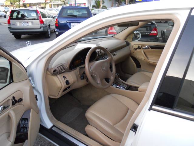 Mercedes-Benz C Class 2003 photo 2