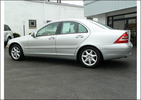 Mercedes-Benz C Class 2003 photo 2