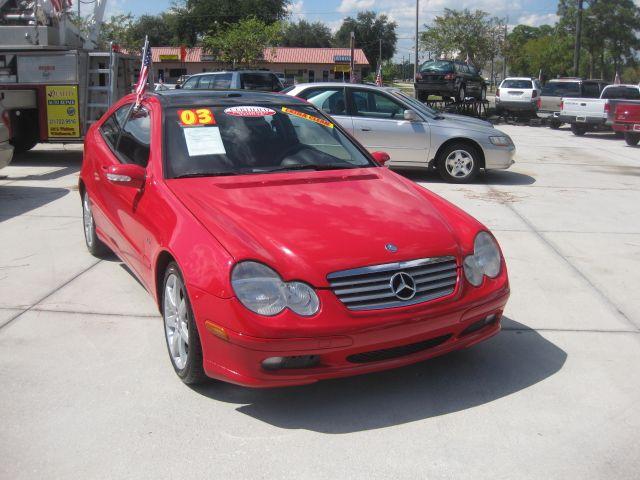 Mercedes-Benz C Class 2003 photo 2