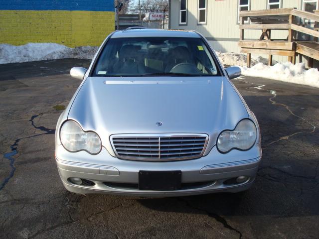 Mercedes-Benz C Class 3.2 TL - Extra Sharp Sedan