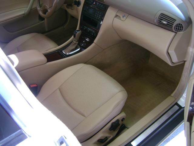 Mercedes-Benz C Class 2003 photo 3