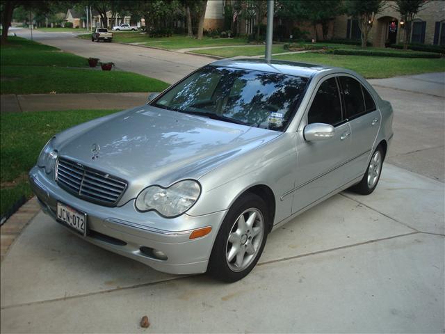 Mercedes-Benz C Class 328i Under Warranty Sedan