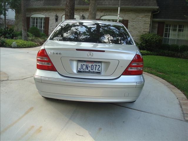 Mercedes-Benz C Class 2003 photo 2