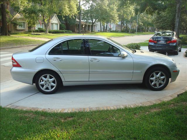 Mercedes-Benz C Class 2003 photo 4