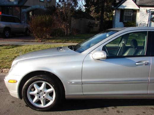 Mercedes-Benz C Class 2003 photo 2