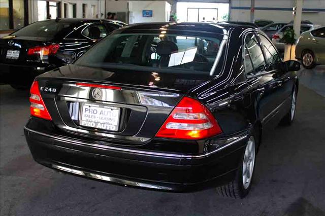 Mercedes-Benz C Class 2003 photo 2