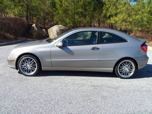 Mercedes-Benz C Class 2003 photo 1