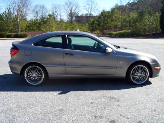 Mercedes-Benz C Class 2003 photo 4