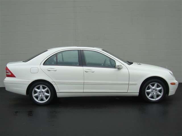 Mercedes-Benz C Class 2003 photo 3