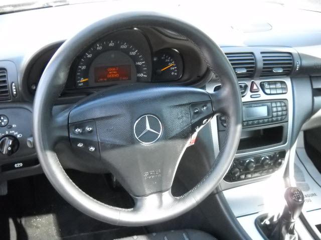 Mercedes-Benz C Class 2003 photo 2