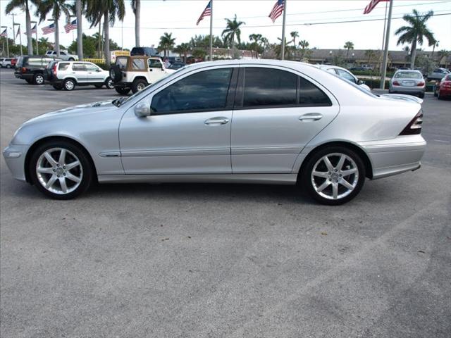 Mercedes-Benz C Class 2003 photo 3