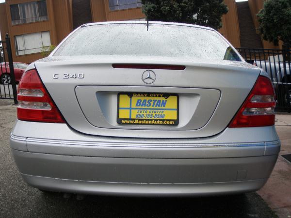 Mercedes-Benz C Class 2003 photo 2