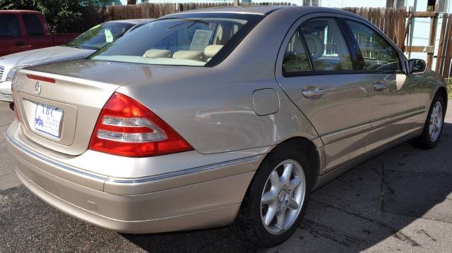 Mercedes-Benz C Class 2003 photo 2