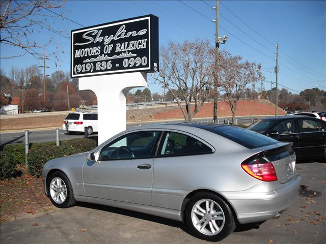 Mercedes-Benz C Class 2003 photo 1