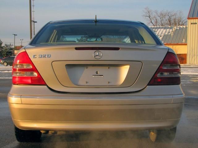 Mercedes-Benz C Class 2003 photo 3