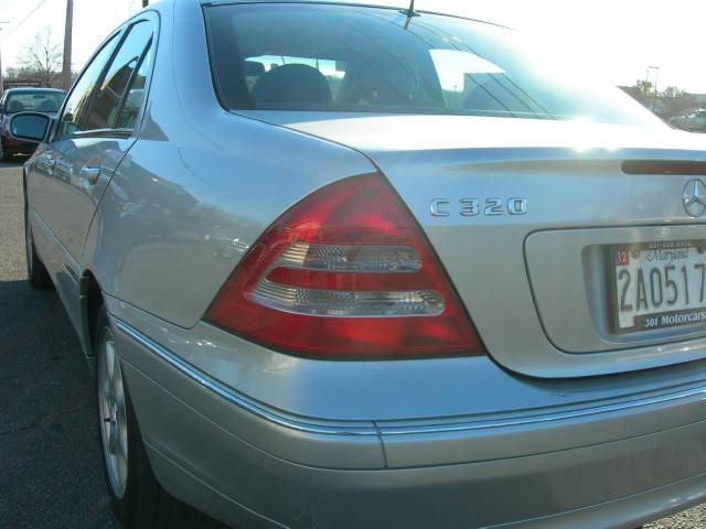 Mercedes-Benz C Class 2003 photo 2